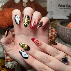 Elan Nail Bar - Halloween design