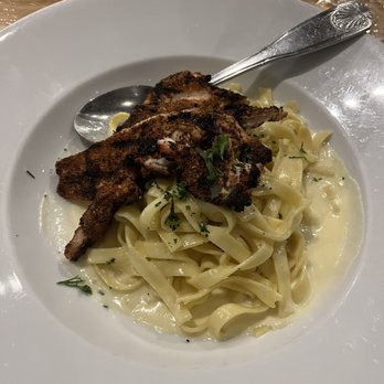 Vendetta's Restaurant - Fettuccini Alfredo with blackened chicken - Italian Near Me - Vail, Colorado Vendetta's Restaurant - Fettuccini Alfredo with blackened chicken - Italian Near Me - Vail, Colorado