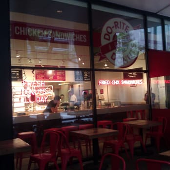 Do-Rite Donuts & Chicken - Some outdoor seating - Donuts Near Me - Chicago, Illinois