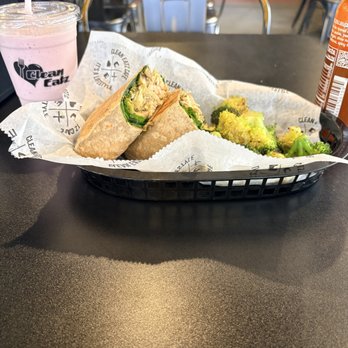Clean Eatz - Chicken pestos wrap (AMAZING) - Cafes Near Me - Jacksonville, North Carolina Clean Eatz - Chicken pestos wrap (AMAZING) - Cafes Near Me - Jacksonville, North Carolina