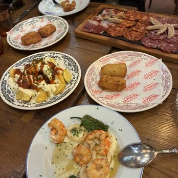 Bodega La Puntual - Chicken croquetas, jamón croquetas, patatas bravas, assortment of meats, calamari and shrimp - Catalan Near Me - Barcelona, B
