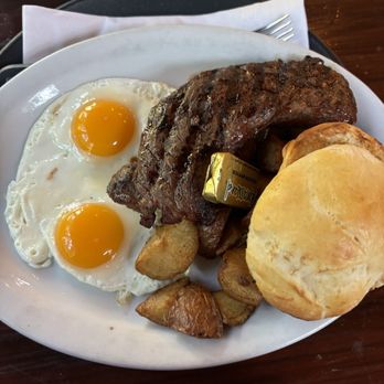Alice's Restaurant - Steak & Eggs - Diners Near Me - Woodside, California