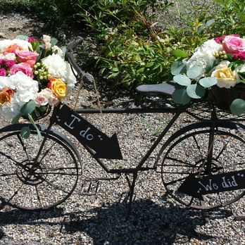 77 Blossom Shop - Floral wedding decor - Florists Near Me - Uxbridge, Massachusetts
