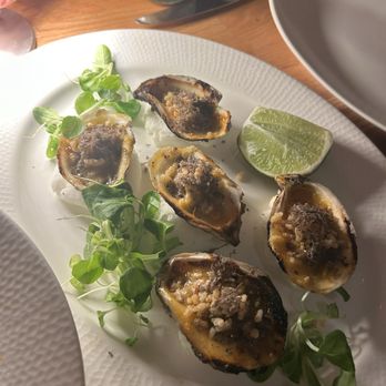 El Fish Marisquería - Ostiones a las Brasas - Seafood Near Me - New York, New York