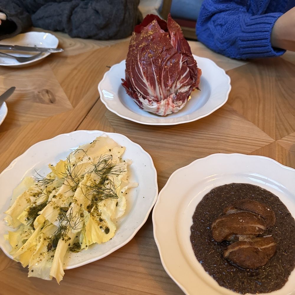 Apollo Bar - Lion's mane steak with side salad - Breakfast & Brunch Near Me - København Apollo Bar - Lion's mane steak with side salad - Breakfast & Brunch Near Me - København