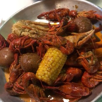 Crab Town - C4. Crawfish Combo M3. Snow Crab Legs S1. Corn on the Cob - Seafood Near Me - Hamden, Connecticut