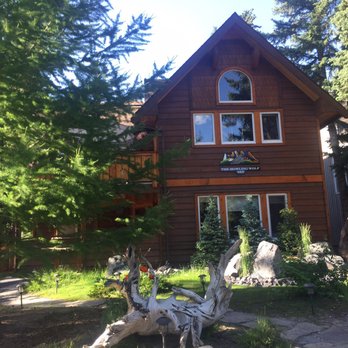 The Howling Wolf - Bed & Breakfast Near Me - Canmore, Alberta