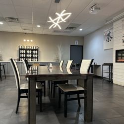 No 1 Boba Tea - Social - Seating area
