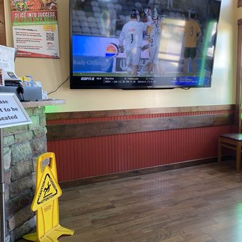 Foxs Pizza Den - Pizza Near Me - Mackinaw City, Michigan Foxs Pizza Den - Pizza Near Me - Mackinaw City, Michigan