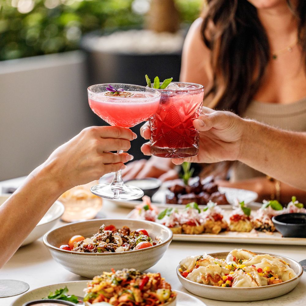 Social spots from Moxies - Dallas Uptown