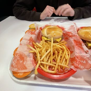 Steak ’n Shake - American Near Me - St. Petersburg, Florida Steak ’n Shake - American Near Me - St. Petersburg, Florida