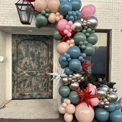 Franklin Celebrations - XL garland for your store front or business is great way to get people's attention