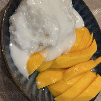 Thai Nakorn Restaurant - Mango + Sweet Sticky Rice - Thai Near Me - Stanton, California