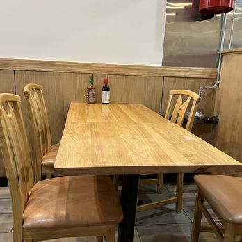 Pho Table - Decor/Seating - Vietnamese Near Me - Brooklyn, New York