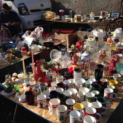 Puesto 59 - Feria de Avenida Grecia - Las tazas.