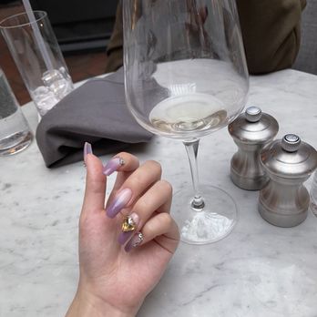 Nail Tech 8 - Nail Salons Near Me - Chicago, Illinois