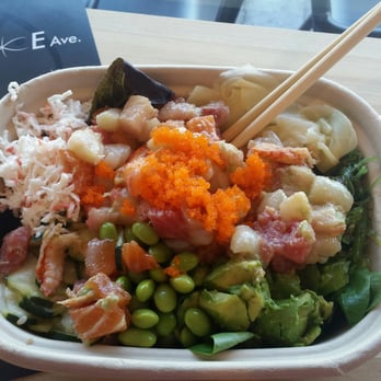 Poke Bistro - Large poki bowl with crab, crayfish, salmon, scallops, yellowtail, tuna, seaweed, etc....... - Seafood Near Me - Riverside, California