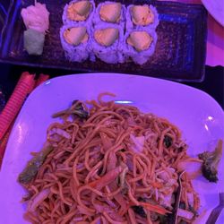 Jani - Avocado mango sushi and lomein