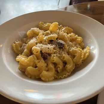 Due' Cucina - Roosevelt - Carbonara with create did Gallo pasta - Italian Near Me - Seattle, Washington