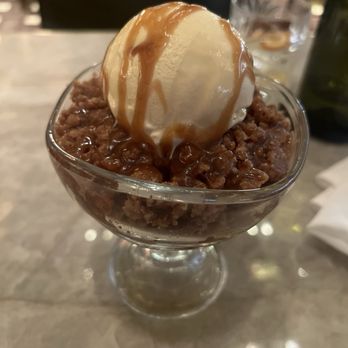 Yardbird - Apple Cobbler - Southern Near Me - Dallas, Texas Yardbird - Apple Cobbler - Southern Near Me - Dallas, Texas
