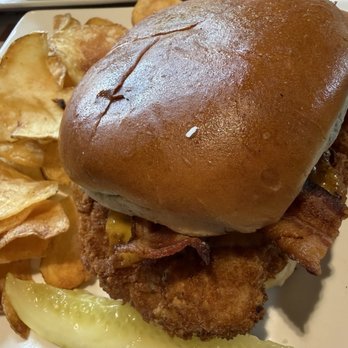 Camp Verde General Store and Restaurant - Chicken sandwich - Delis Near Me - Center Point, Texas