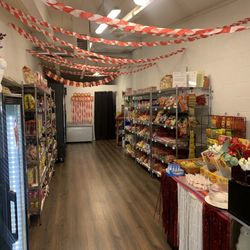 Peru Groceries - Peruvian product displays