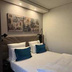 Motel One Dresden-Palaisplatz - ... typisch Motel one ...
