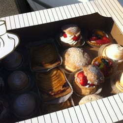 18 pieces of delicious eclair de lune goodness!!!!!