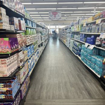 Piggly Wiggly - Jackson - Very clean and nice spacing - Grocery Near Me - Jackson, Mississippi