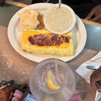 Nick's Family Diner - Bacon & Cheese Omelet - Diners Near Me - Orlando, Florida