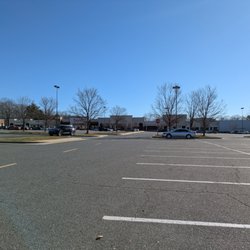 Windsor Square Shopping Center - Windsor Square, Matthews