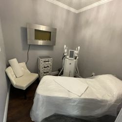 La Villa Salon And Spa