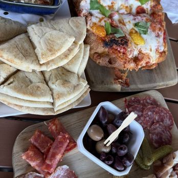 Deep Sea Wine Tasting Room - Pita bread & hummus , meat plate , pizza - Wine Bars Near Me - Ventura, California Deep Sea Wine Tasting Room - Pita bread & hummus , meat plate , pizza - Wine Bars Near Me - Ventura, California