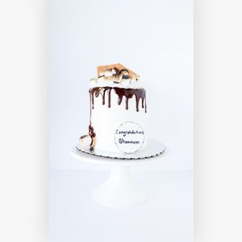 Amame Desserts - I saw this cake on the Instagram page and had to have it! If you love smores then this cake you'll love! - Desserts Near Me Amame Desserts - I saw this cake on the Instagram page and had to have it! If you love smores then this cake you'll love! - Desserts Near Me