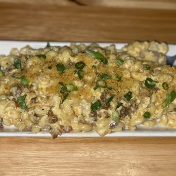 Red's Place - Mac n cheese w Chicken - New American Near Me - Ithaca, New York Red's Place - Mac n cheese w Chicken - New American Near Me - Ithaca, New York