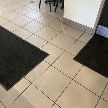 Pollo Tropical - Dirty floors, tables... no reason to not be clean - Latin American Near Me - Daytona Beach, Florida