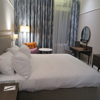 Hilton Edinburgh Carlton - King Room - Hotels Near Me - Edinburgh, EDH