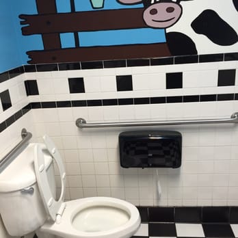 Moo Moo's Burger Barn - BRM - Burgers Near Me - Lodi, California