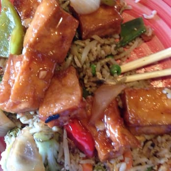 Twin Dragon - Sweet & sour tofu on top of the vegetable fried rice - Chinese Near Me - Eugene, Oregon
