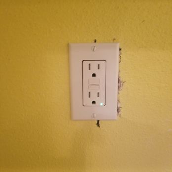 TLM Construction - 2 power outlets installed. There will be backsplash added, explaining the not finished look. - Electricians Near Me TLM Construction - 2 power outlets installed. There will be backsplash added, explaining the not finished look. - Electricians Near Me