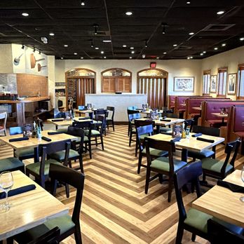 Carrabba's Italian Grill - Main Dining Area - One of Two Dining Areas - Italian Near Me - Overland, Kansas