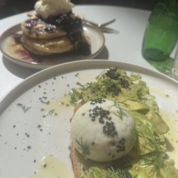 Maranna - Blueberry pancakes and avocado toast - Tea Rooms Near Me - Nice, 06