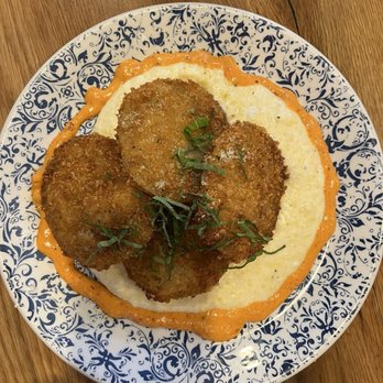Tupelo Honey - Fried green tomatoes and grits - American Near Me - Knoxville, Tennessee Tupelo Honey - Fried green tomatoes and grits - American Near Me - Knoxville, Tennessee