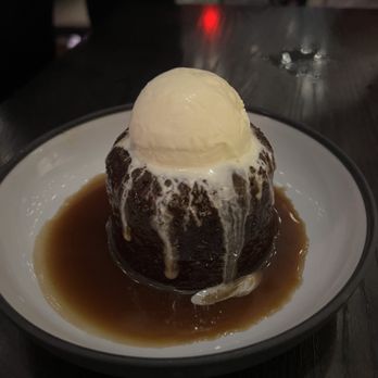 Gordon Ramsay Hell's Kitchen - Sticky toffee pudding - New American Near Me - Miami, Florida Gordon Ramsay Hell's Kitchen - Sticky toffee pudding - New American Near Me - Miami, Florida