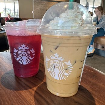 Starbucks - Coffee & Tea Near Me - Grand Rapids, Michigan