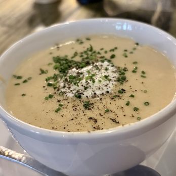 Chestnut - Lobster Bisque Oak and Grist Reserve Cream, Chives - New American Near Me - Asheville, North Carolina