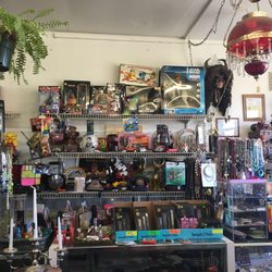 Patty's Thrift Shop - Star Wars & other Collectibles