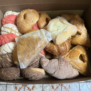 Panaderia Los Reyes - 3 dozen nicely packed. - Bakeries Near Me - Los Angeles, California Panaderia Los Reyes - 3 dozen nicely packed. - Bakeries Near Me - Los Angeles, California