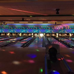 Streamwood Bowl - Saturday night party-time!