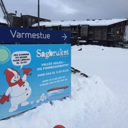 Sagbruket - Skylt mot Sågbruket med Radisson och Sågbruket i bakgrunden.